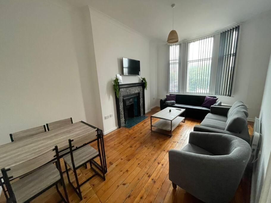 Spacious Flat For 6 City Center Gs305 Sheffield Buitenkant foto